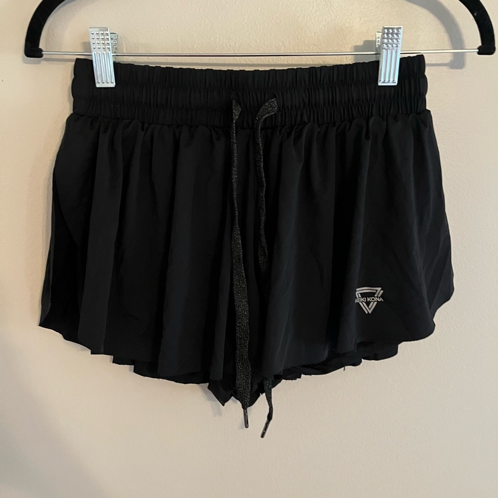 Keiki Kona black shorts